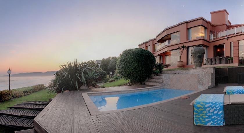 Фото 
Lazy Parrot Inn
