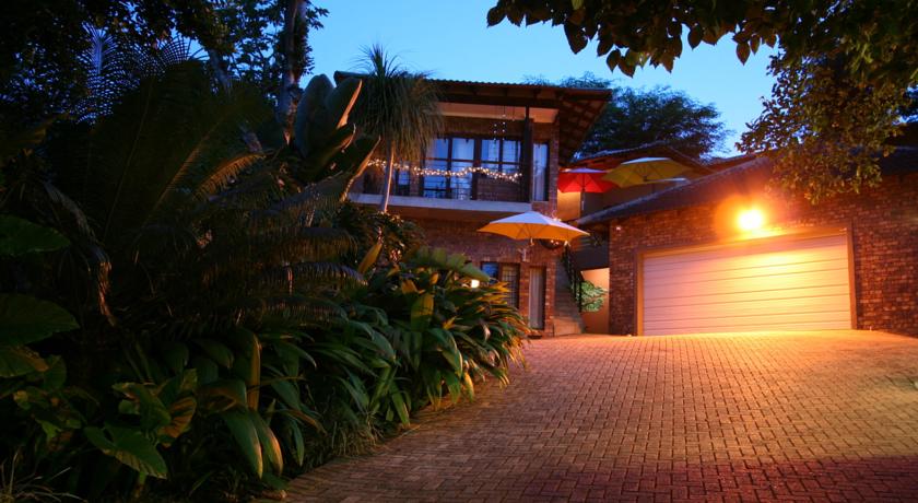 Фото 
West Bay Club
