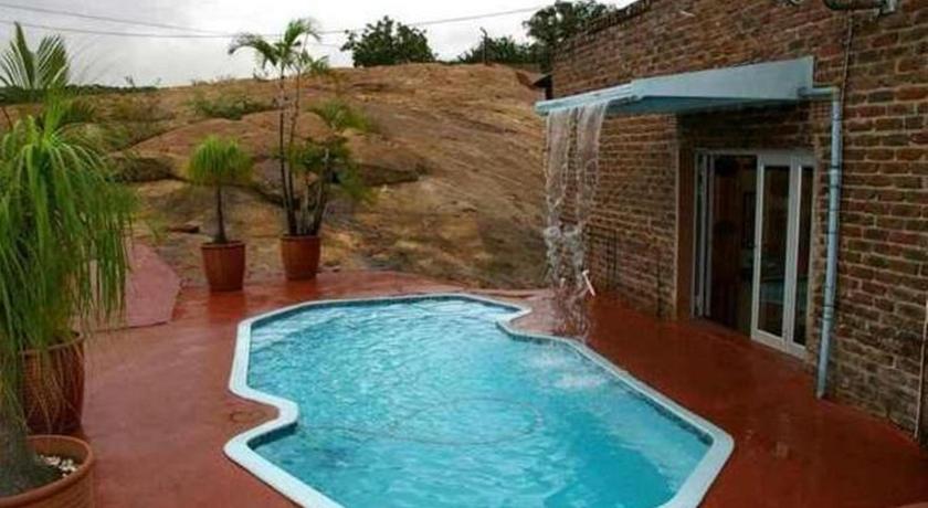 Фото 
The Somerset on Grace Bay
