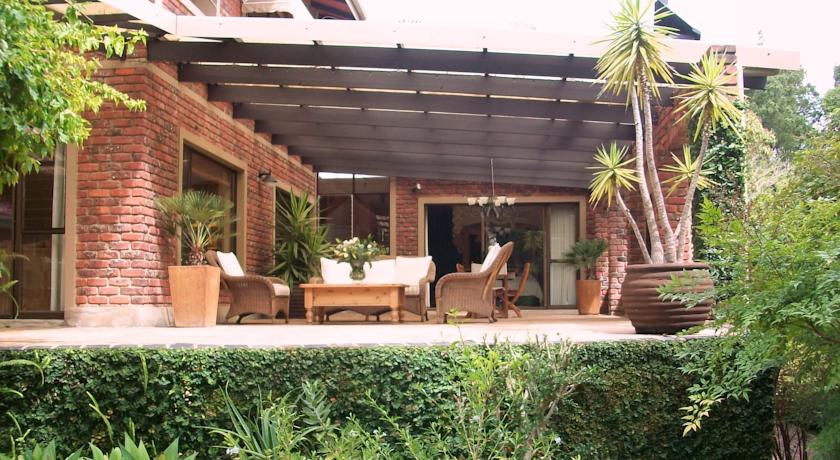 Фото 
Coral Gardens on Grace Bay
