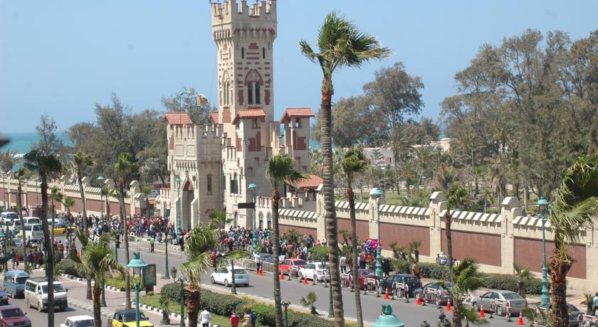 Фото 
Queen N Hotel
