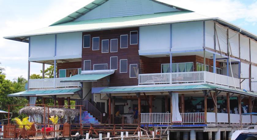 Фото 
R A Guesthouse
