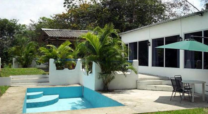 Фото 
Longantree B and B
