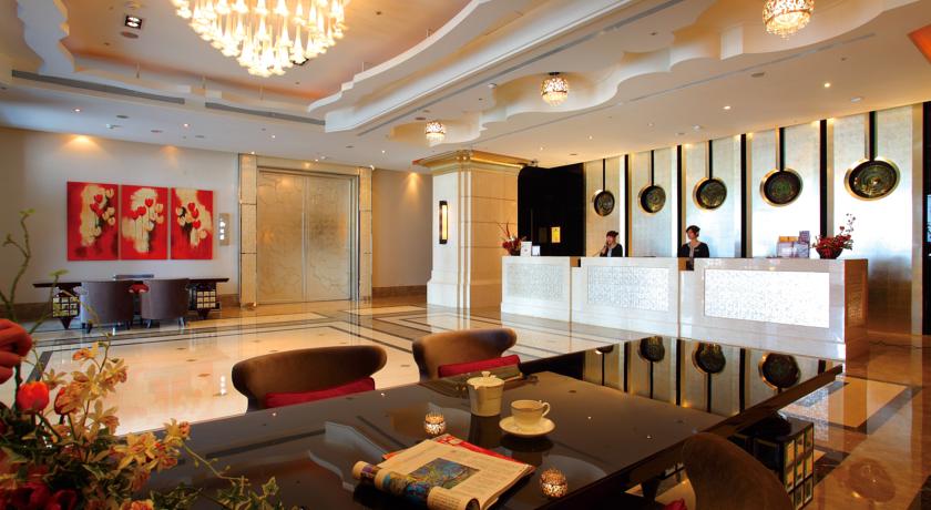 Фото 
The Prince Hotel
