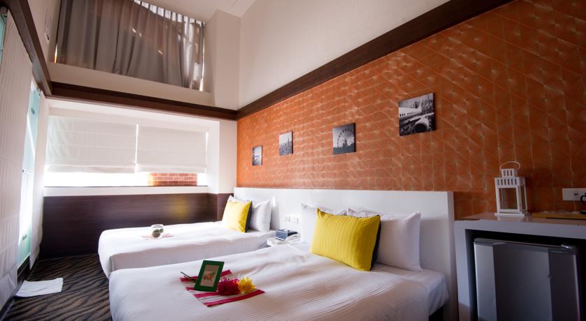 Фото 
EasyInn Hotel & Hostel
