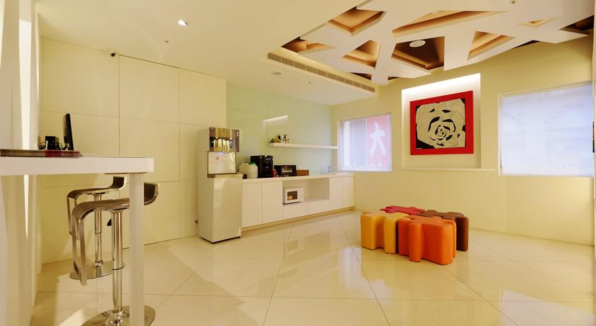 Фото 
Candy House
