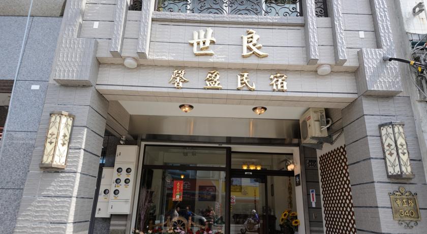 Фото 
The Galerie Hotel
