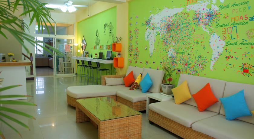 Фото 
Bear Meets Moose Homestay B&B
