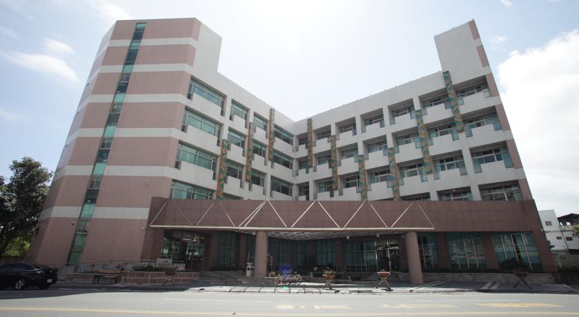 
Emperor Hotel
