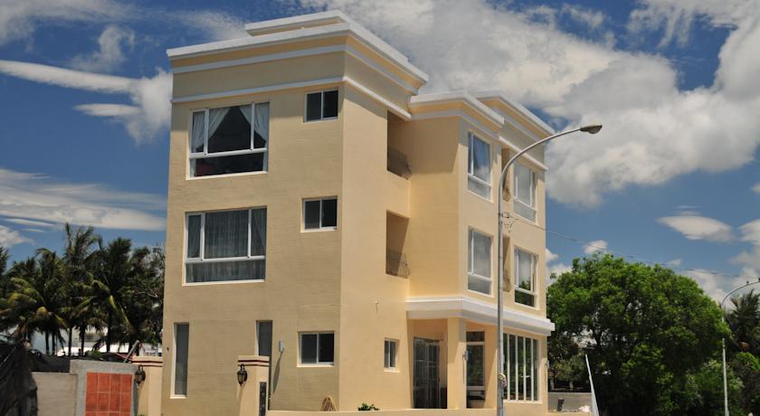 Фото 
Ole London Hotel
