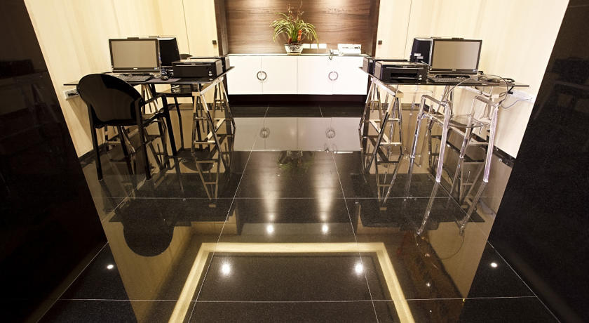 Фото 
West Plaza Desekel
