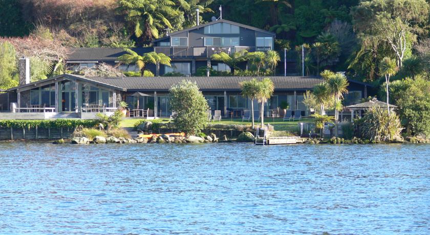 
Coconut Inn
