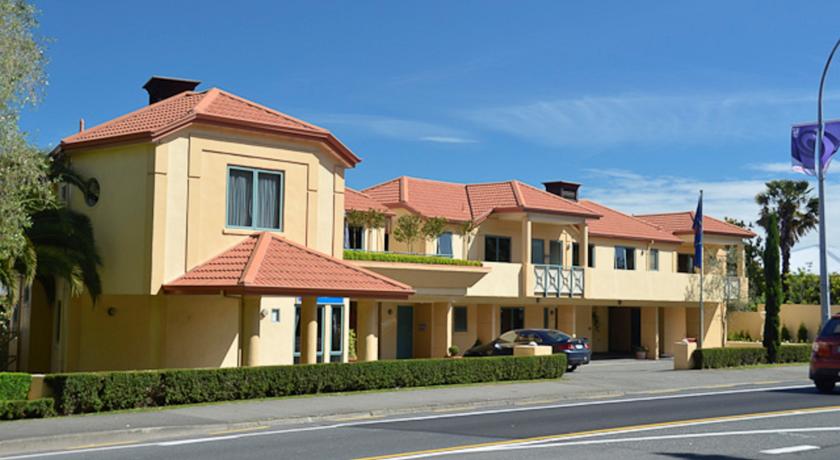 Фото 
Roof of Africa Hotel
