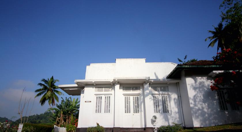 Фото 
Hikka Beach Flat
