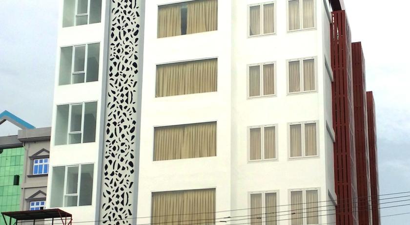 
White House Apartment
