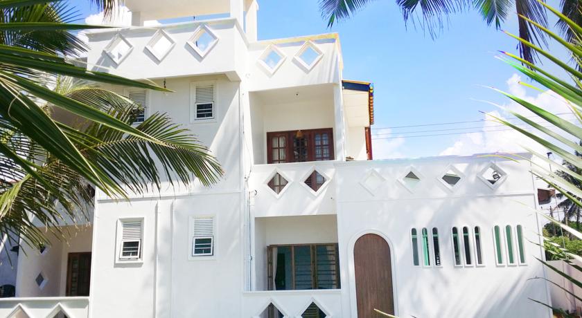 Фото 
Airport City Hub Hotel
