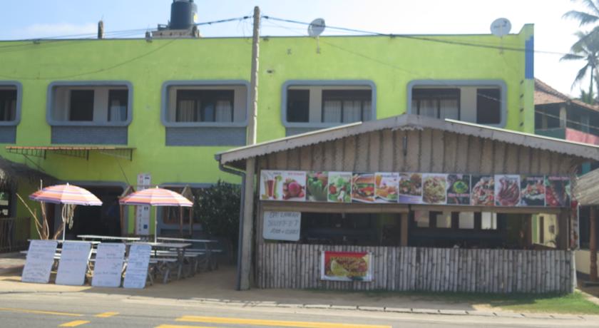 Фото 
Marine Tourist Guest House @ Negombo Beach

