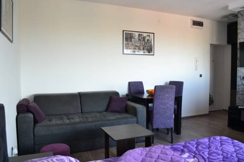 
Apartments Borove Noci
