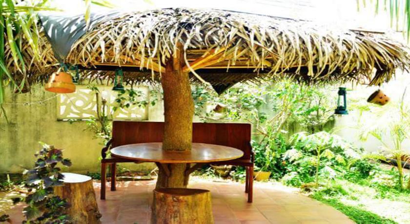 
Camellia Lake Resort
