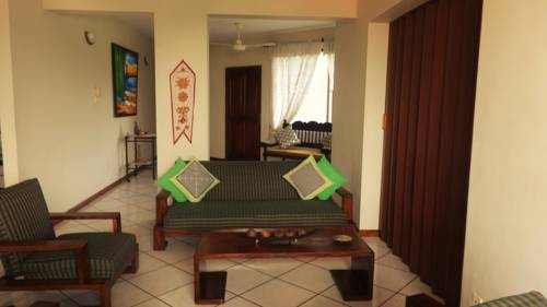 Фото 
Hostel At Galle Face
