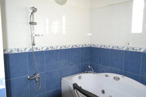 Фото 
Galle Hilltop
