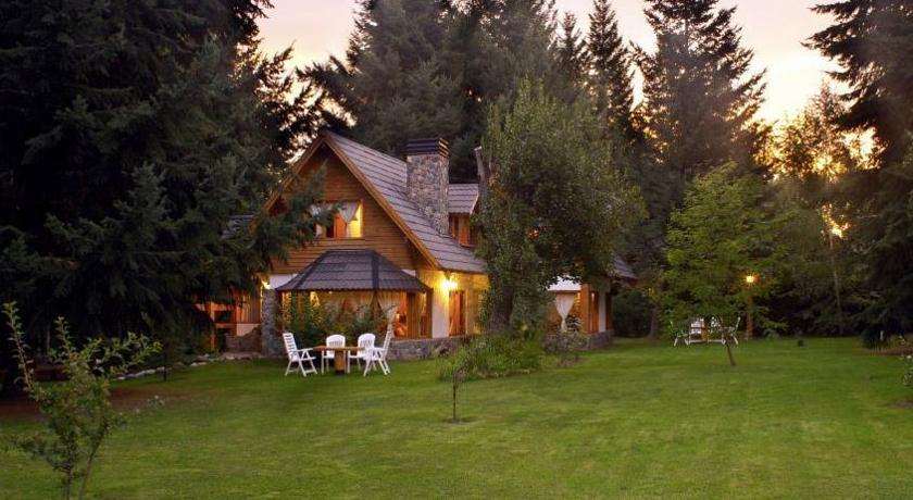 
Stone Bridge Hotel
