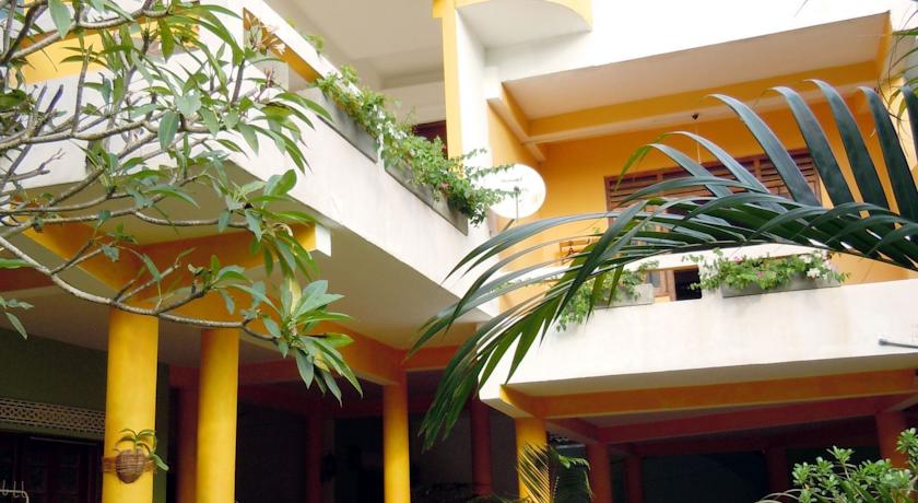 Фото 
Blue Lotus Apartments
