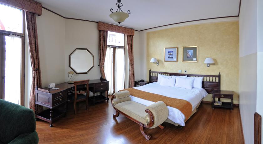 
Hotel San
