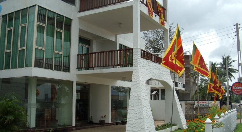 Фото 
NADZ Holiday Inn
