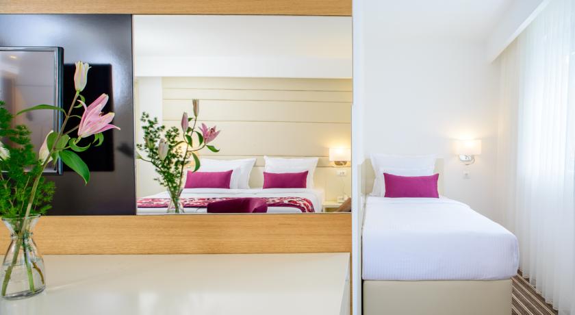 Фото 
Zaisan Gate Hotel
