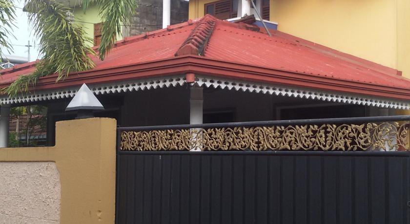 Фото 
Chandima Beach Waver
