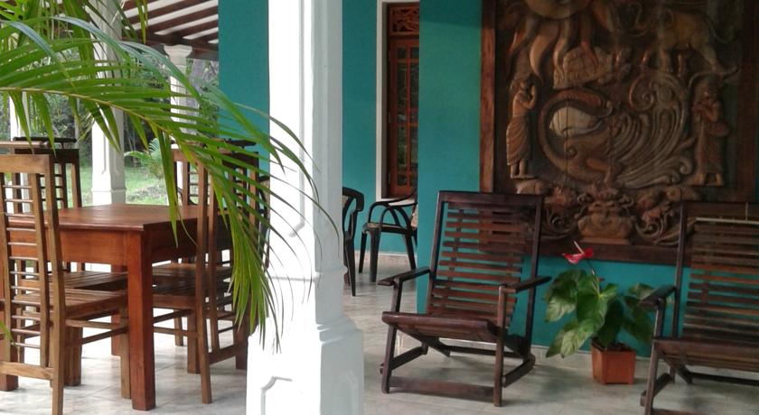 Фото 
Sadewa Holiday Inn
