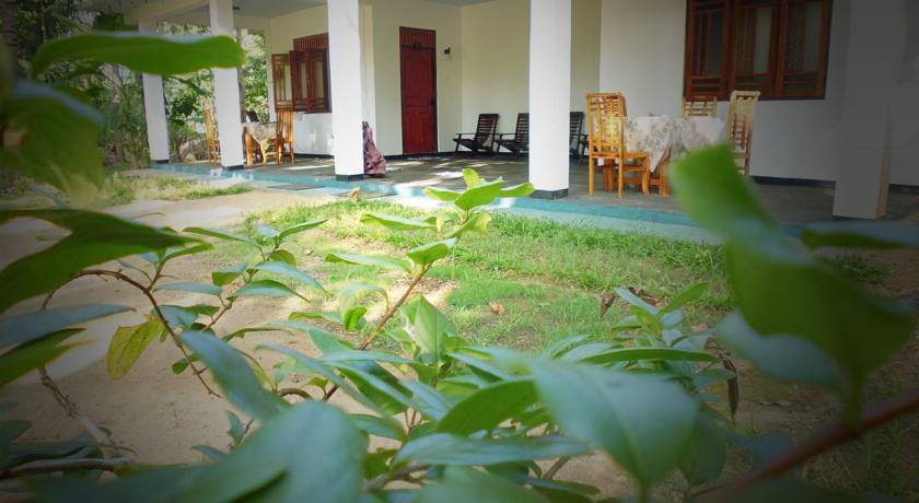 Фото 
Wewa Addara Hotel - Hotel by the lake
