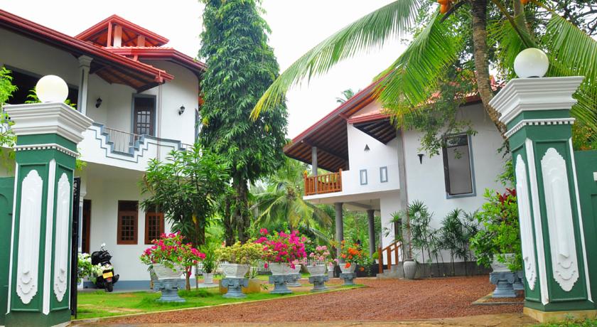 Фото 
Riverside Inn
