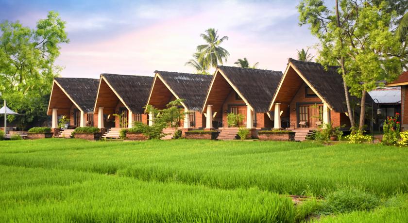 
Lake House Homestay
