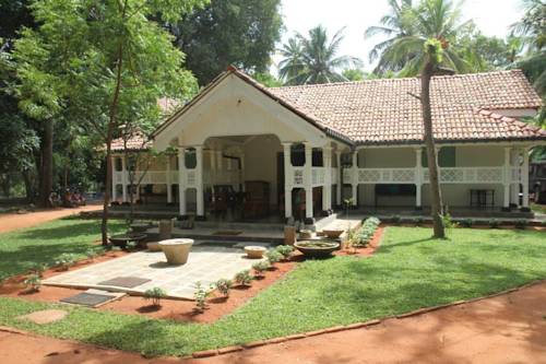 
Indeewaree Lake Resort

