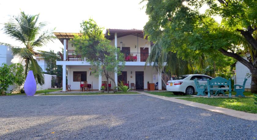 Фото 
Hotel Lihini Village
