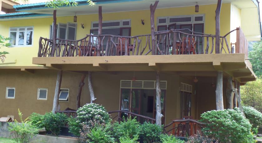 Фото 
Hotel Suwahasa
