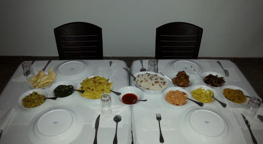 Фото 
Hotel Suwanila
