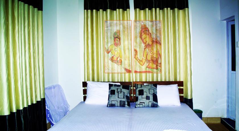 Фото 
Hotel White Palace
