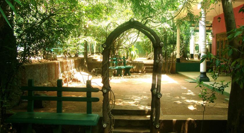 Фото 
Aqua Inn Trincomalee
