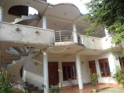 Фото 
Blue Moon Rest Inn
