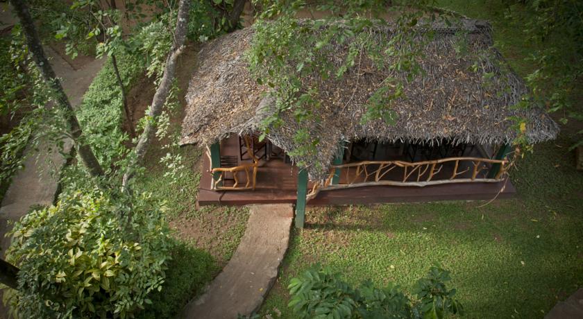 Фото 
Uppuveli Beach House
