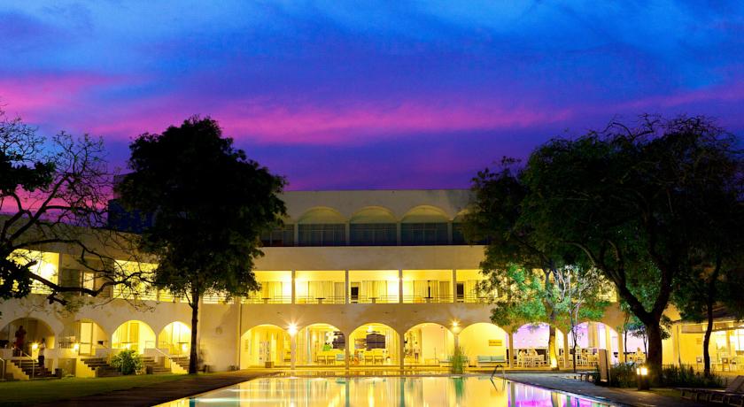 Фото 
Prasanna Hotel
