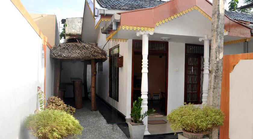 
Mahakumara White House Hotel
