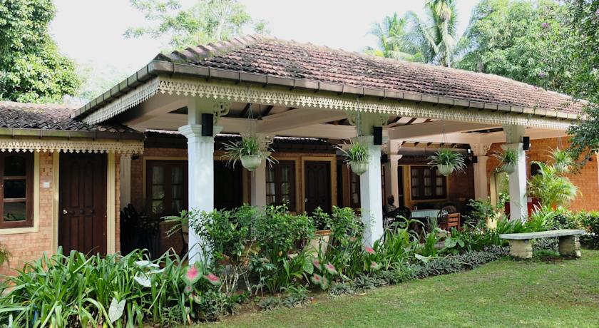 Фото 
Constantinos the Great Beach Hotel
