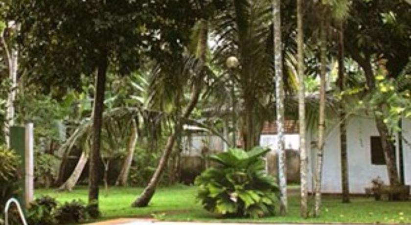 Фото 
Trident 4 Luxury Beach Front Suite
