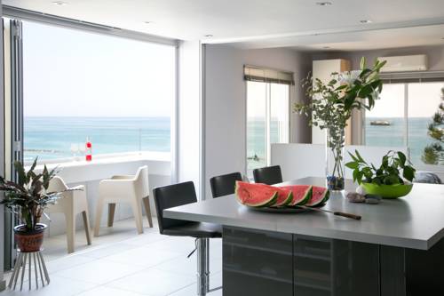 Фото 
Rita Court Apartment
