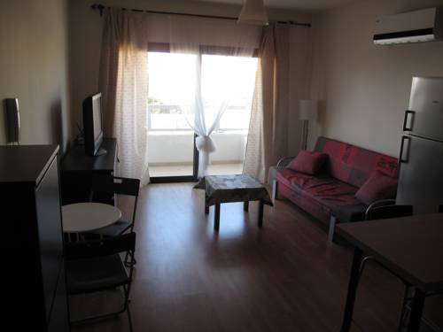 Фото 
Julia Court 2 Apartment
