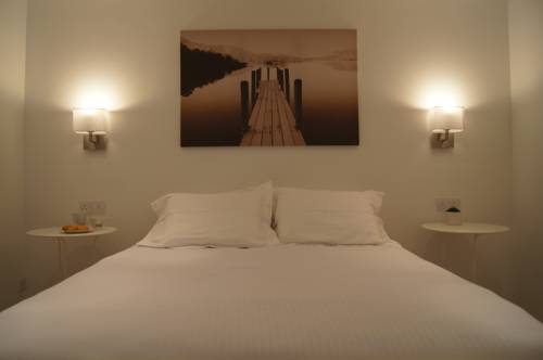 Фото 
White Arches Apartment
